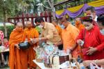 กิจกรรมทำบุญตักบาตรต้อนรับเทศกาลปีใหม่