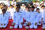 พิธีทำบุญตักบาตร วางพานพุ่มดอกไม้ และถวายบังคม วันพ่อแห่งชาต
